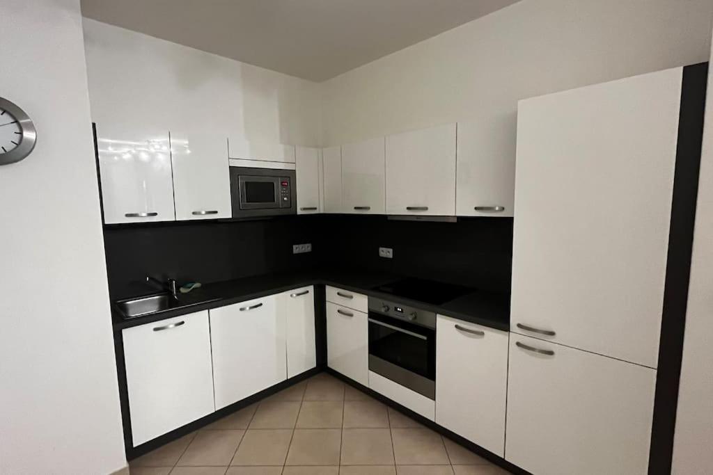 פראג Residence Garden Tower - Zimni Zahrada מראה חיצוני תמונה