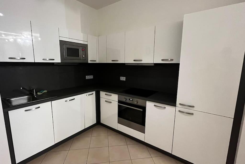 פראג Residence Garden Tower - Zimni Zahrada מראה חיצוני תמונה